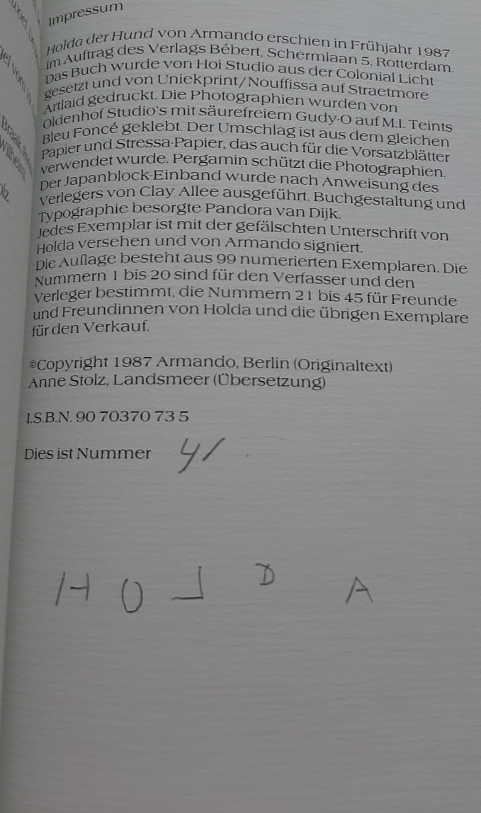 Holda de hond / Holda der Hund